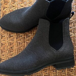 Like new Rothy's Dark Gray Chelsea Boots sz 11